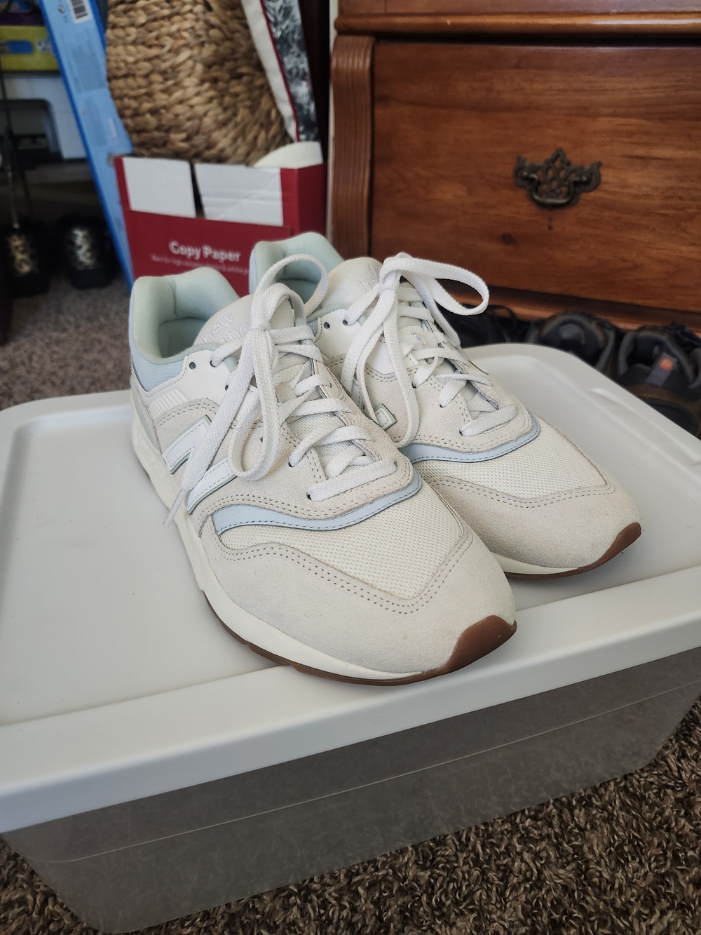 New Balance Women's Sneakers - White with Light Blue